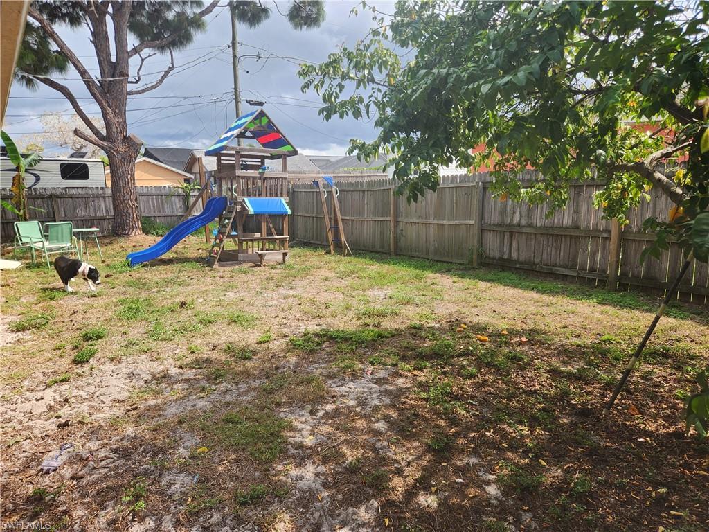 SAN CARLOS PARK - Residential