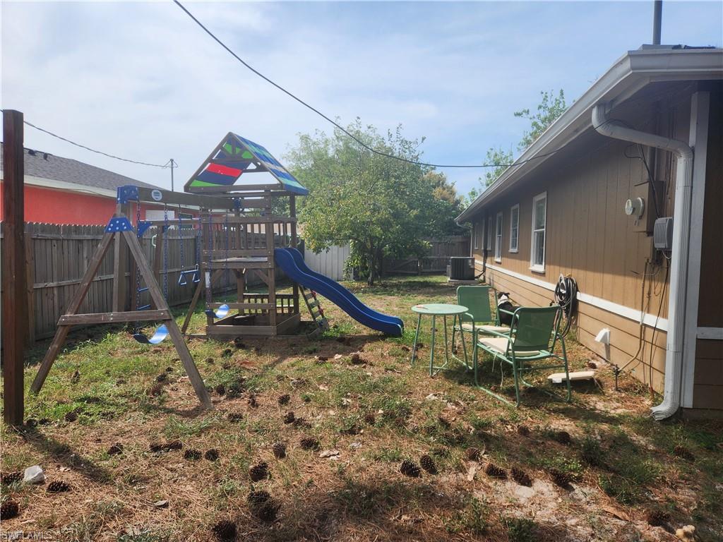 SAN CARLOS PARK - Residential