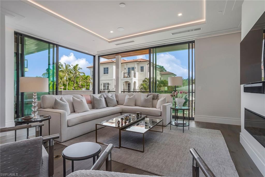 OLDE NAPLES - Residential