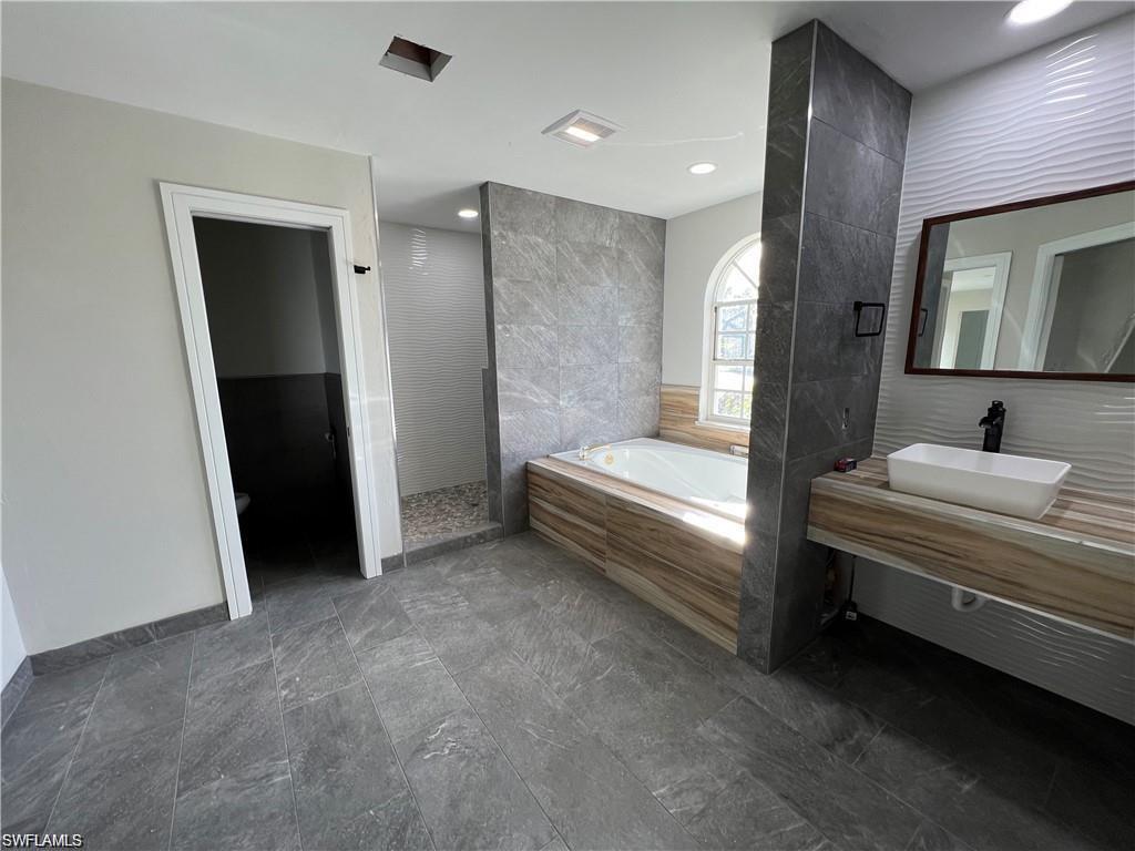 BOCA PALMS - Residential