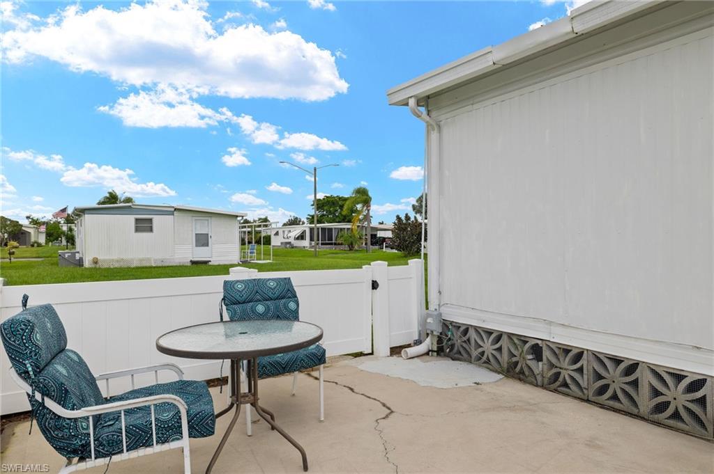 LAZY DAYS MOBILE VILLAGE - Residential