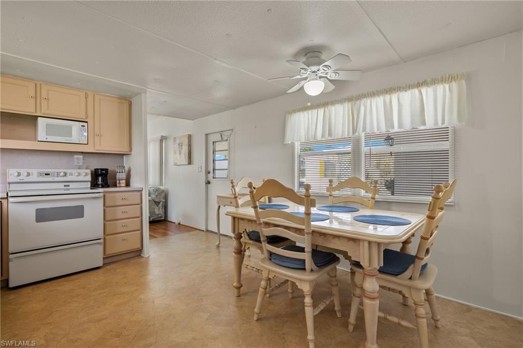 LAZY DAYS MOBILE VILLAGE - Residential