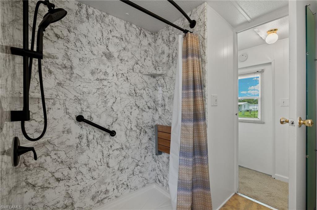 LAZY DAYS MOBILE VILLAGE - Residential