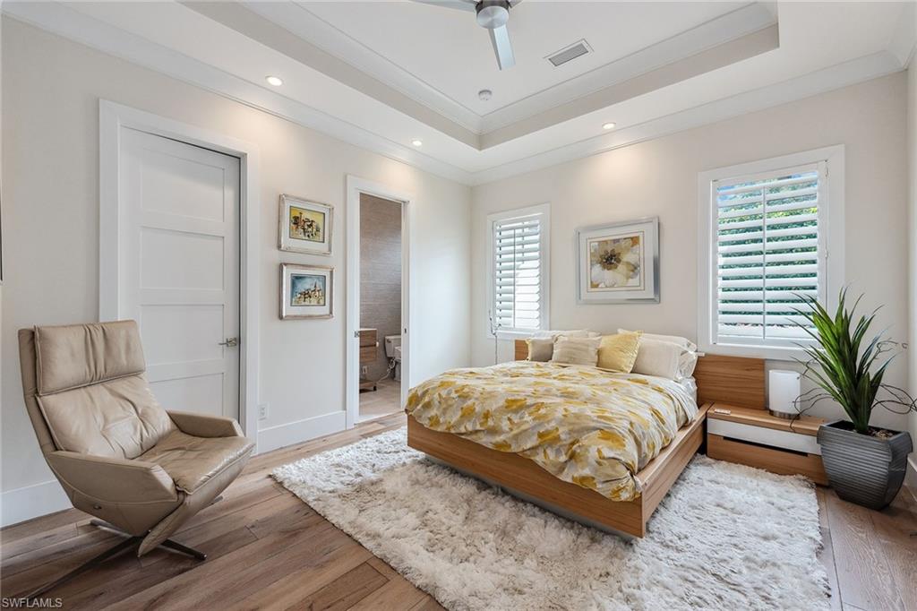 MOORINGS - Residential