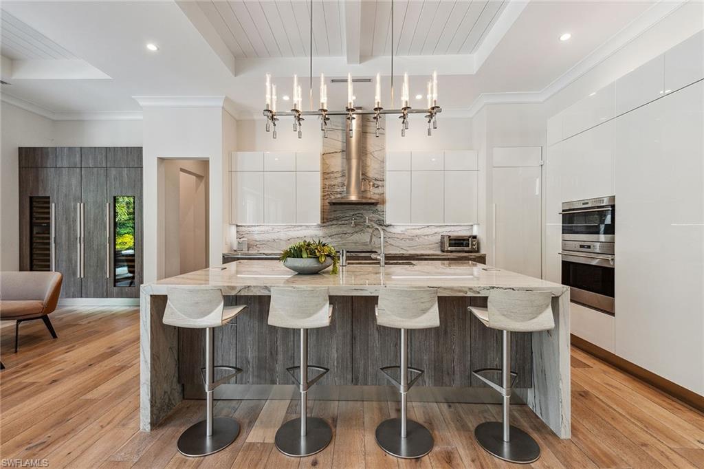 MOORINGS - Residential