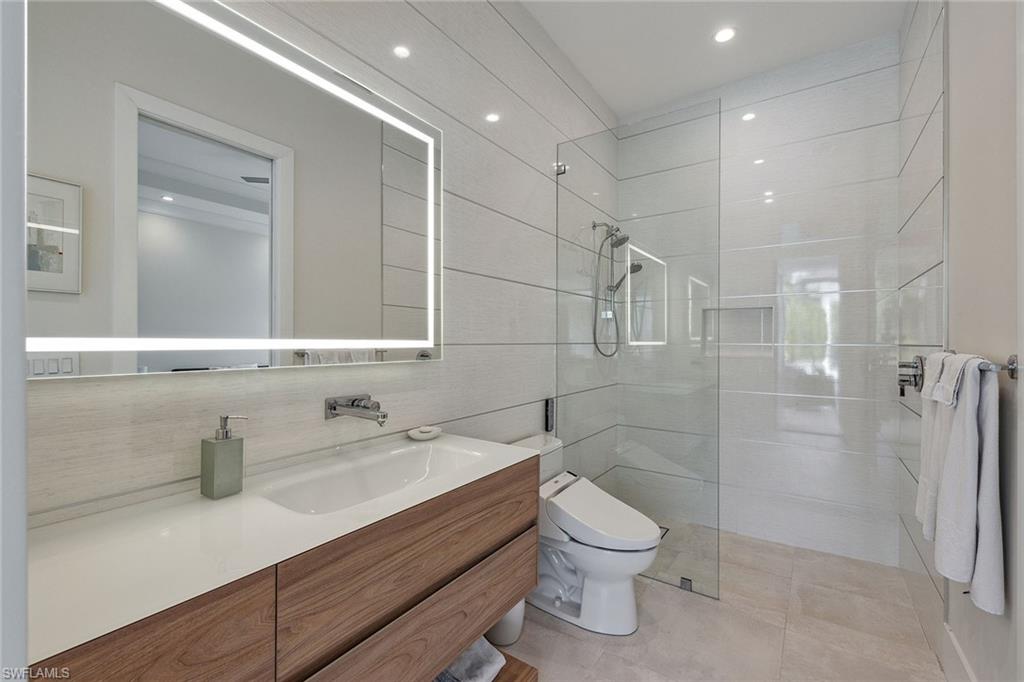 MOORINGS - Residential