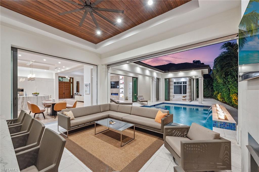 MOORINGS - Residential