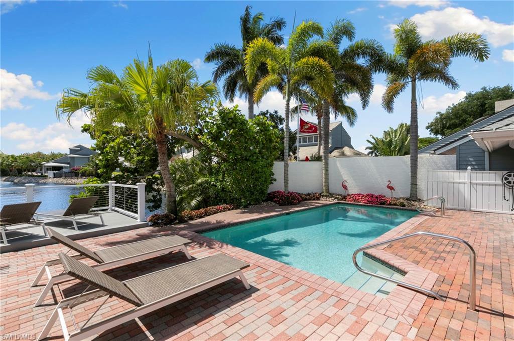 BRIDGE WAY VILLAS - Residential