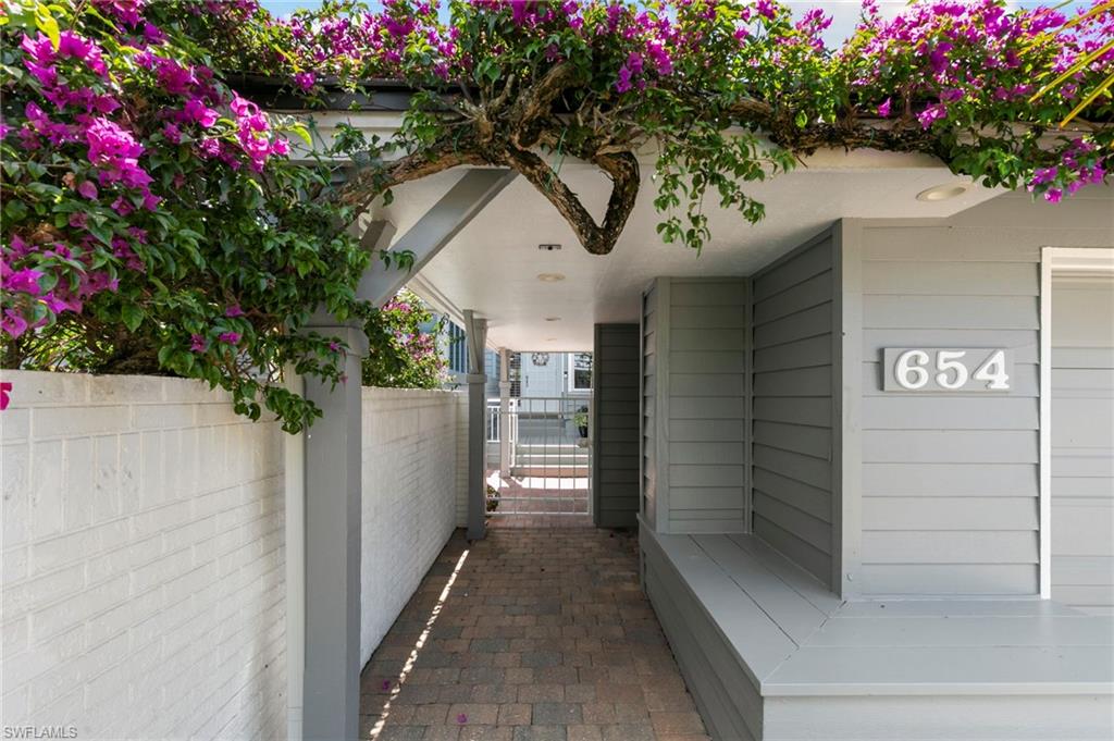 BRIDGE WAY VILLAS - Residential