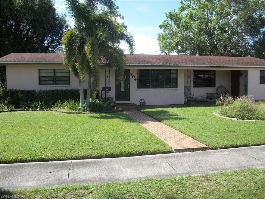 Great location, well maintained four bedroom two bath with a beautiful kitchen and enclosed porch. Minutes away from Lake Okeechobee, shopping and schools.