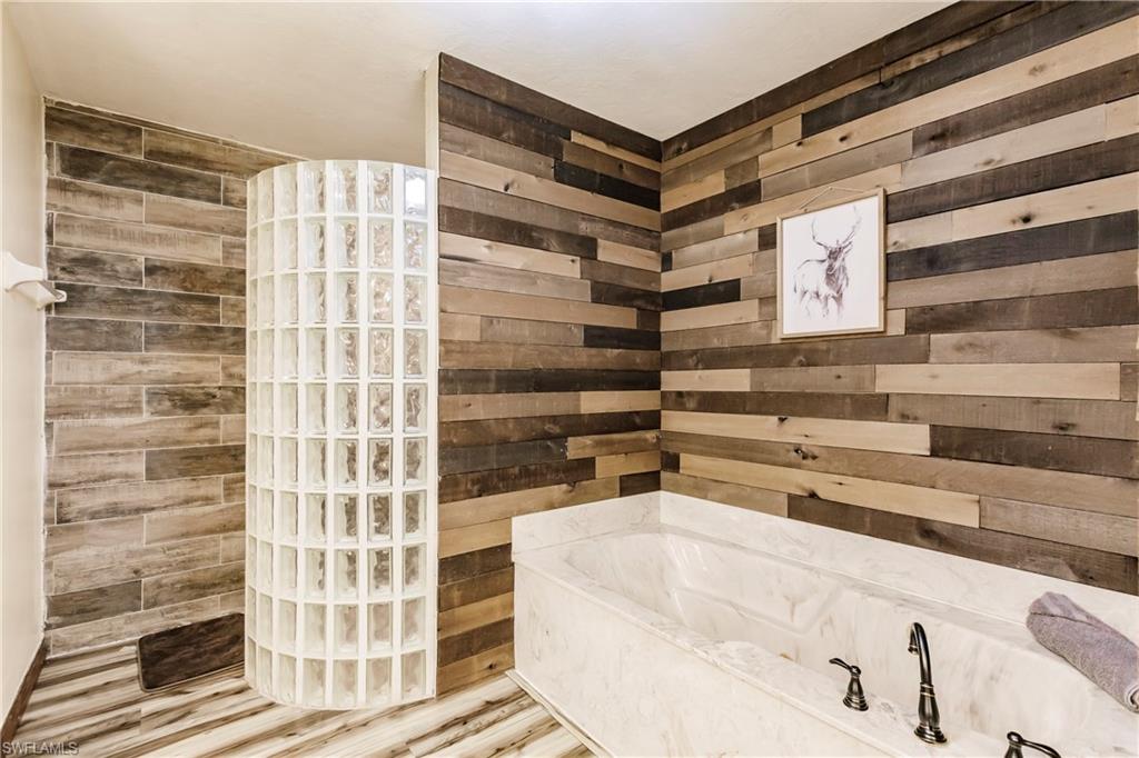 LAKE SUZY - Residential