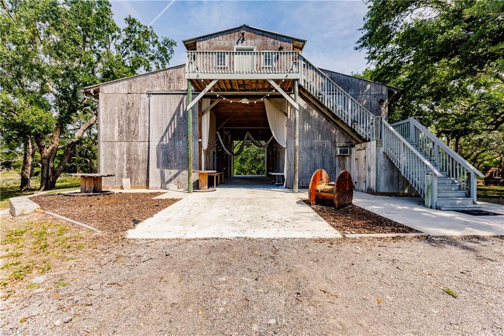 LAKE SUZY - Residential