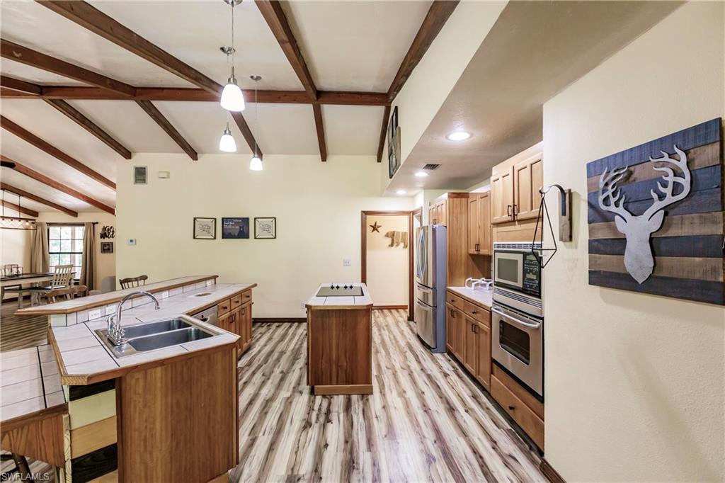 LAKE SUZY - Residential