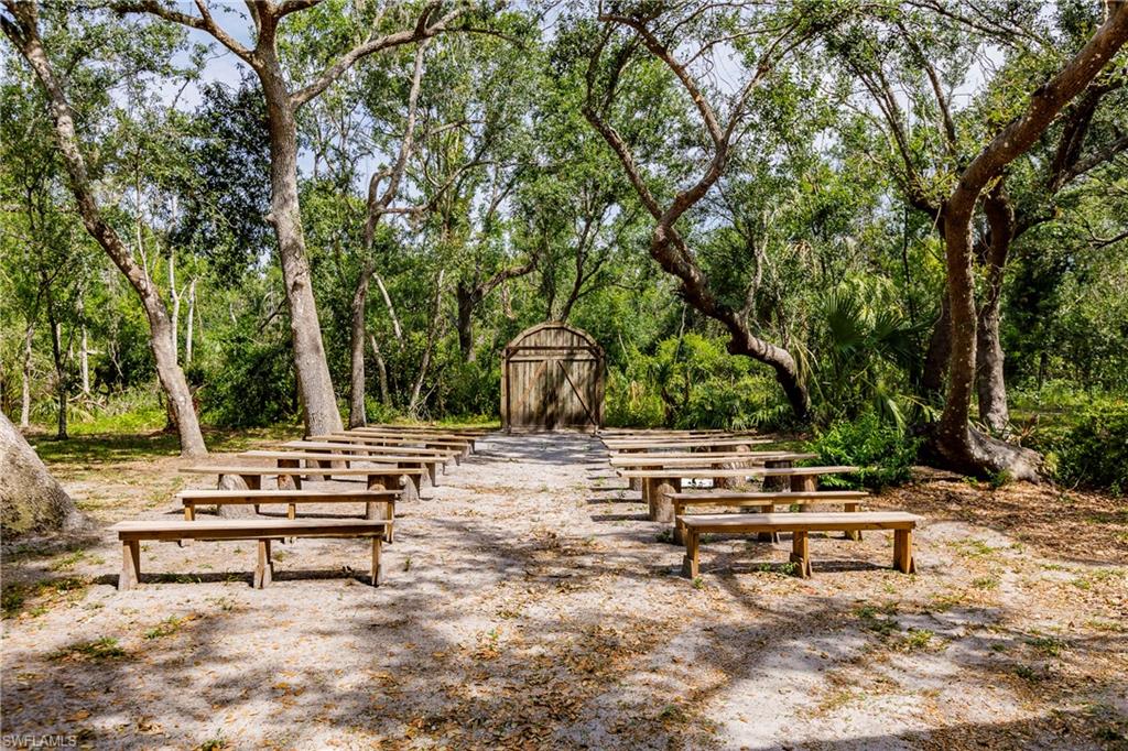 LAKE SUZY - Residential