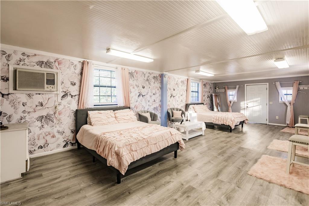 LAKE SUZY - Residential