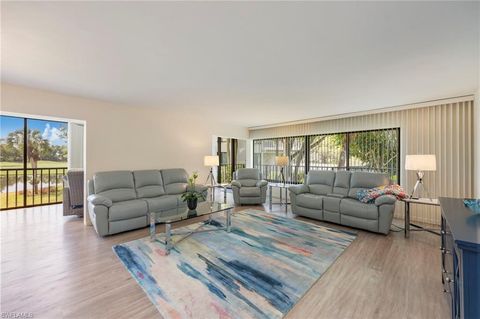 425 Wildwood LN NAPLES FL 34105