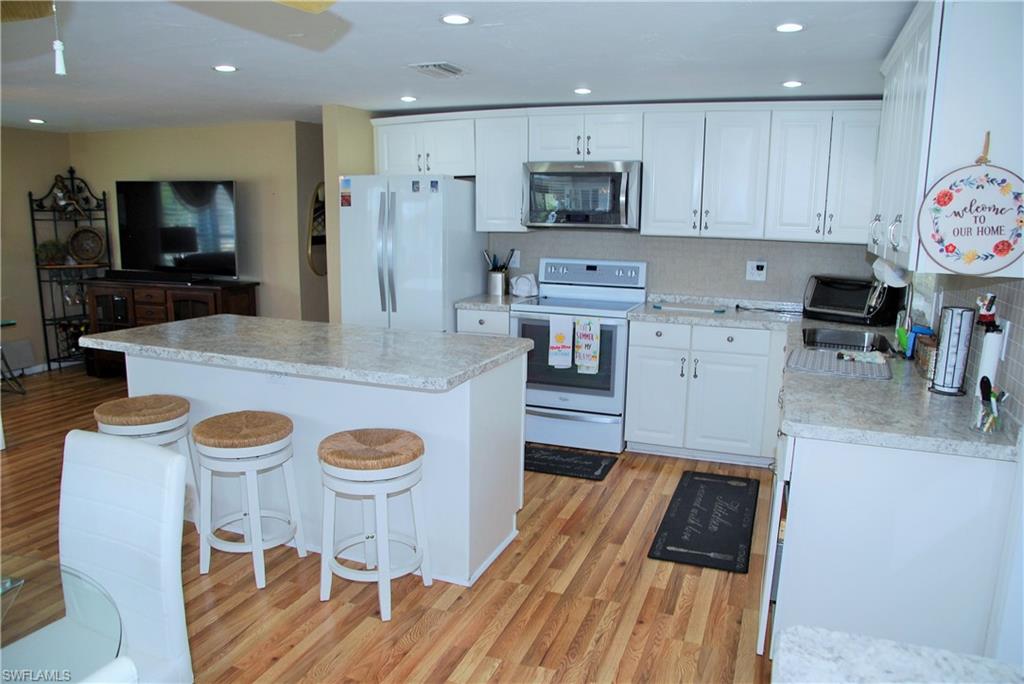 SIX LAKES COUNTRY CLUB - Residential