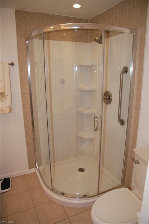 SIX LAKES COUNTRY CLUB - Residential