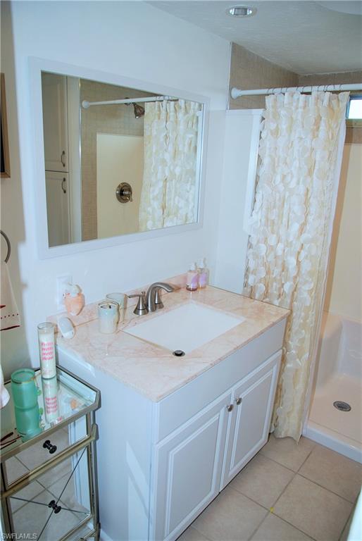 SIX LAKES COUNTRY CLUB - Residential