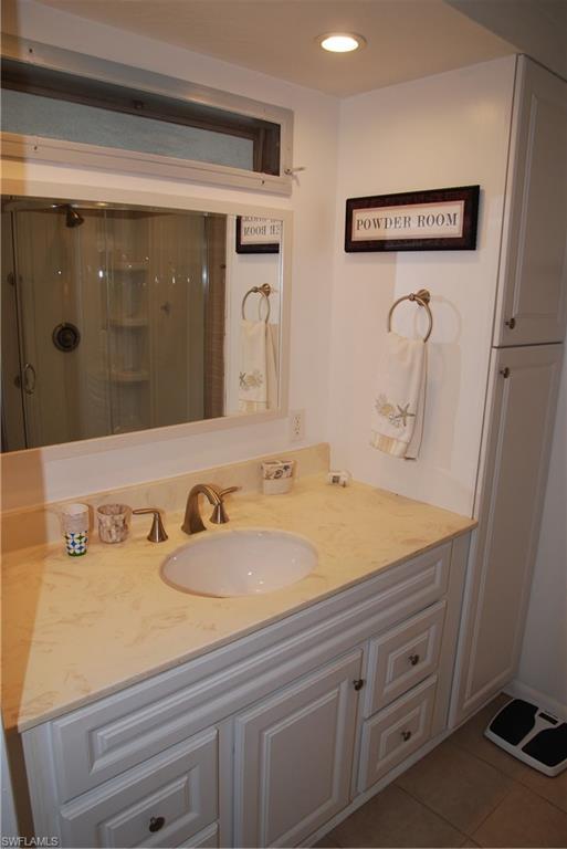 SIX LAKES COUNTRY CLUB - Residential