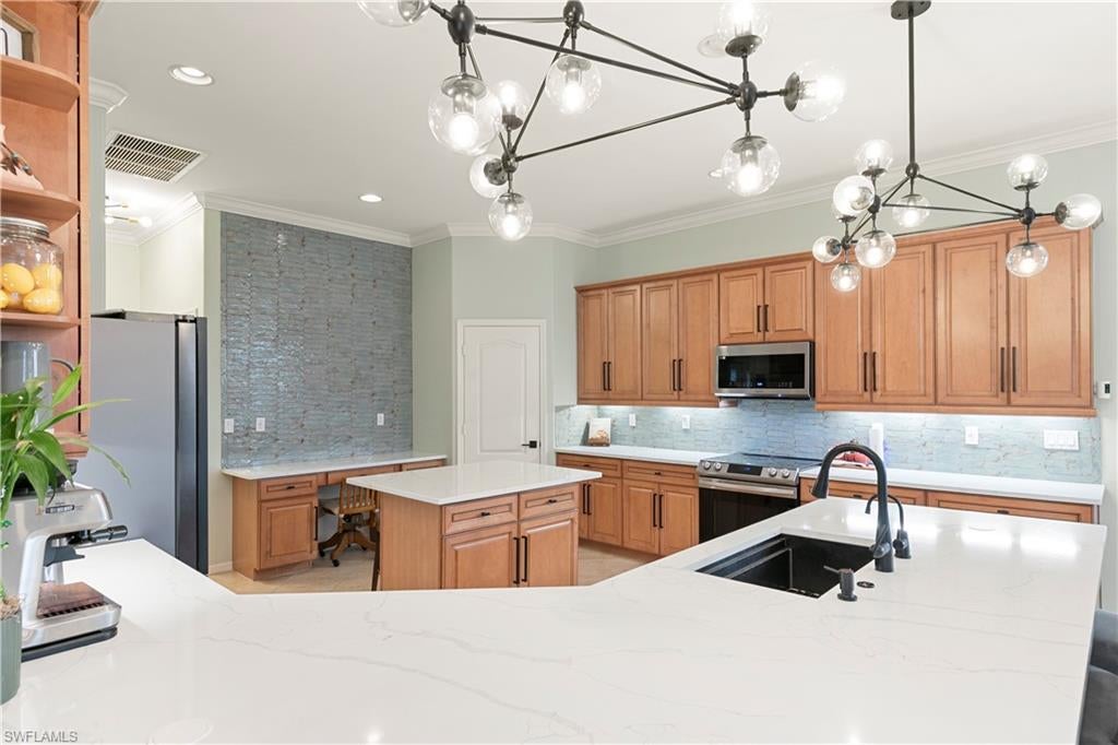 LAUREL LAKES - Residential