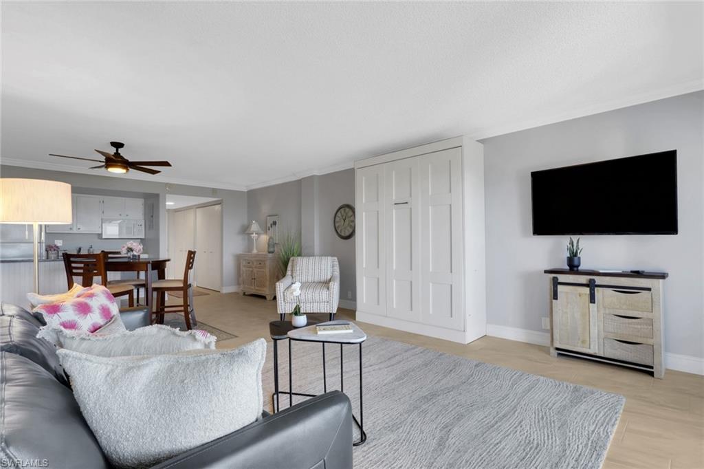 VANDERBILT TOWERS - Residential