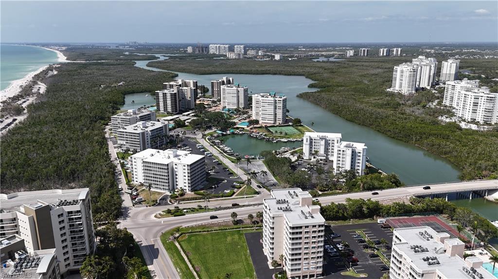 VANDERBILT TOWERS - Residential