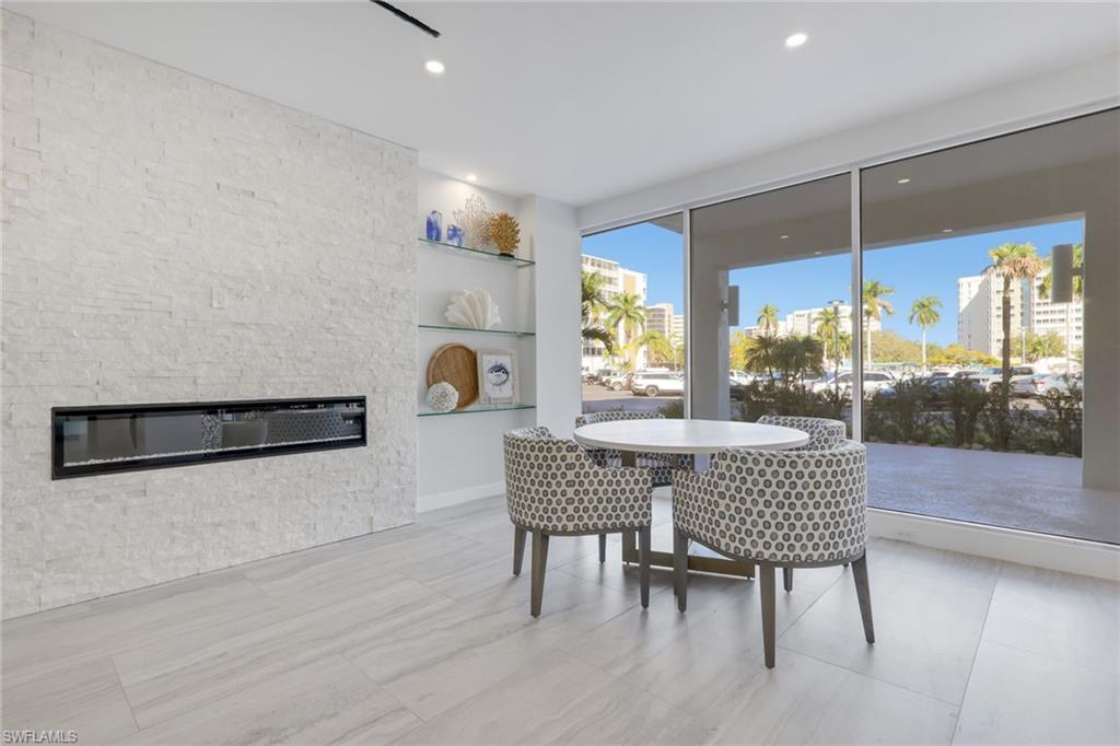 VANDERBILT TOWERS - Residential