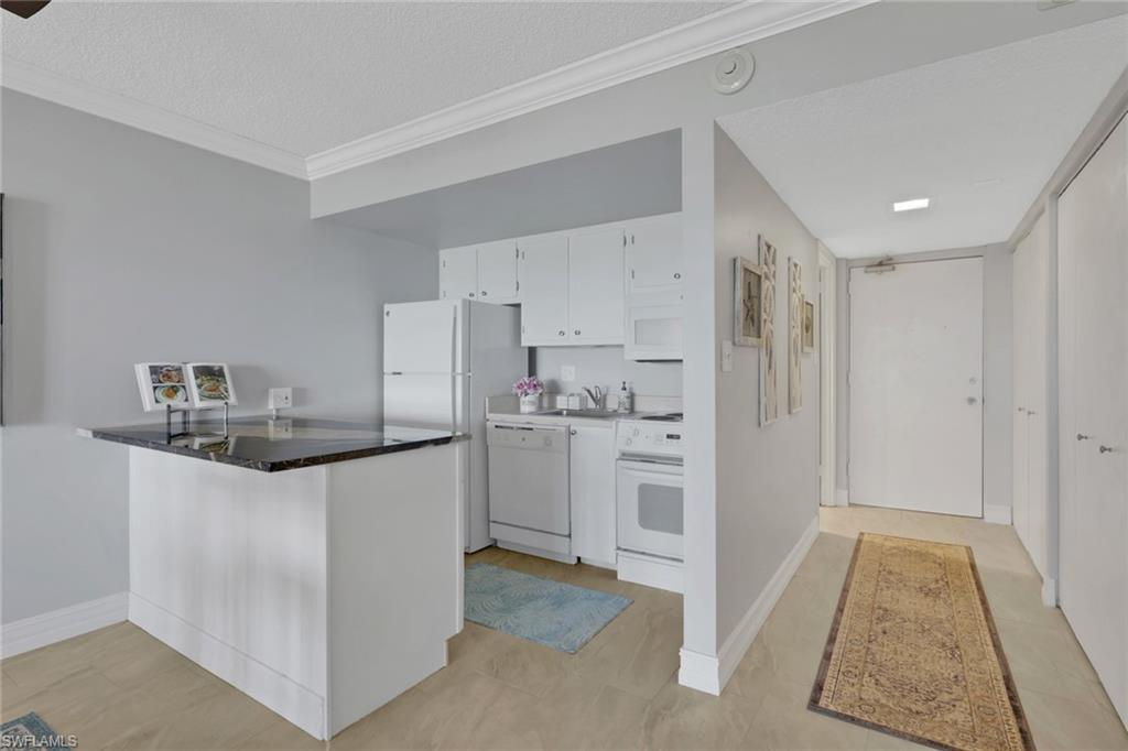 VANDERBILT TOWERS - Residential