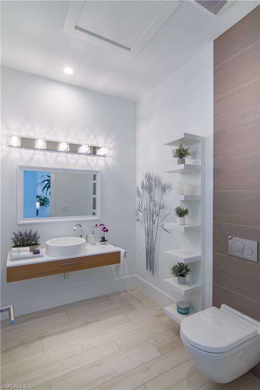 QUAIL WEST - Residential