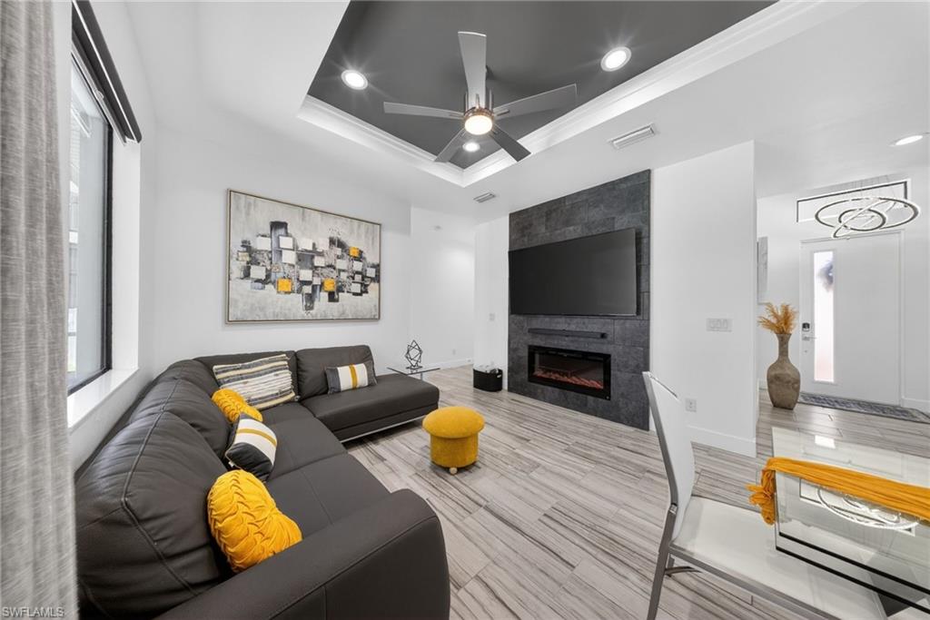 4634 Catalina LN