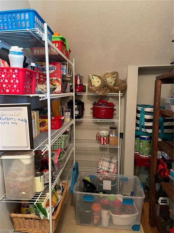 BAYSHORE COMMONS - Residential