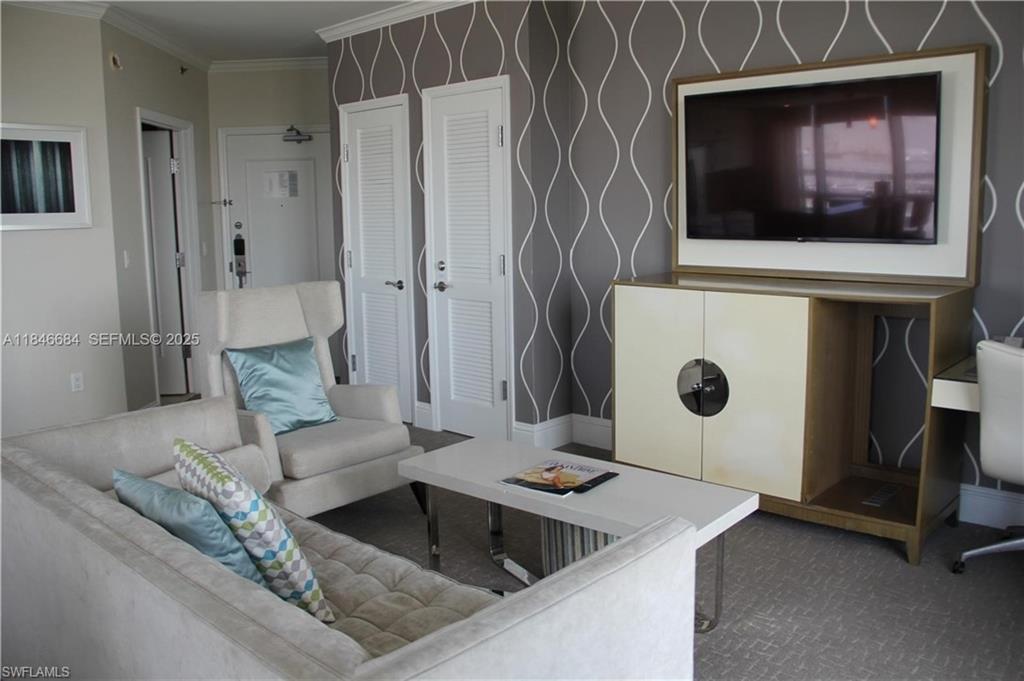 COLLINS - Residential