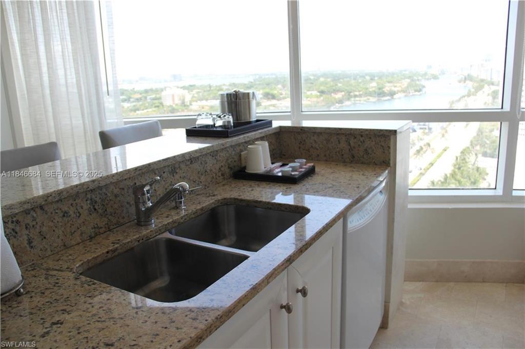 COLLINS - Residential