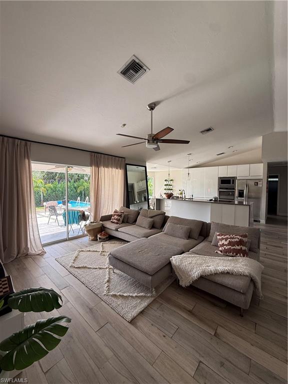 SAN CARLOS PARK - Residential