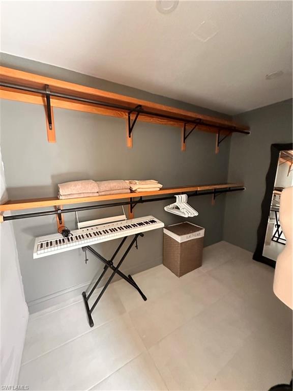 SAN CARLOS PARK - Residential