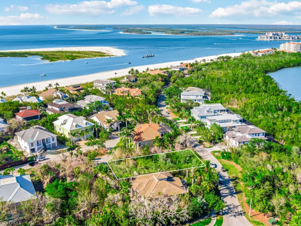 HIDEAWAY BEACH - Land