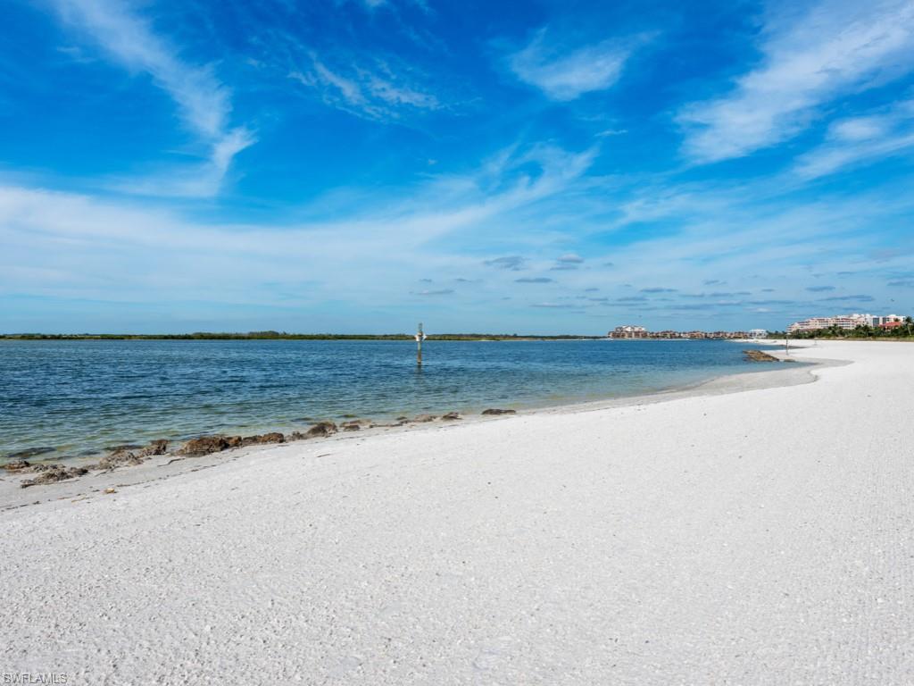 HIDEAWAY BEACH - Land