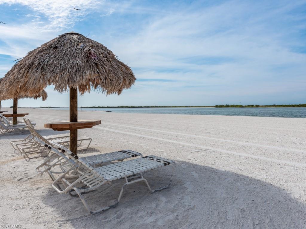 HIDEAWAY BEACH - Land