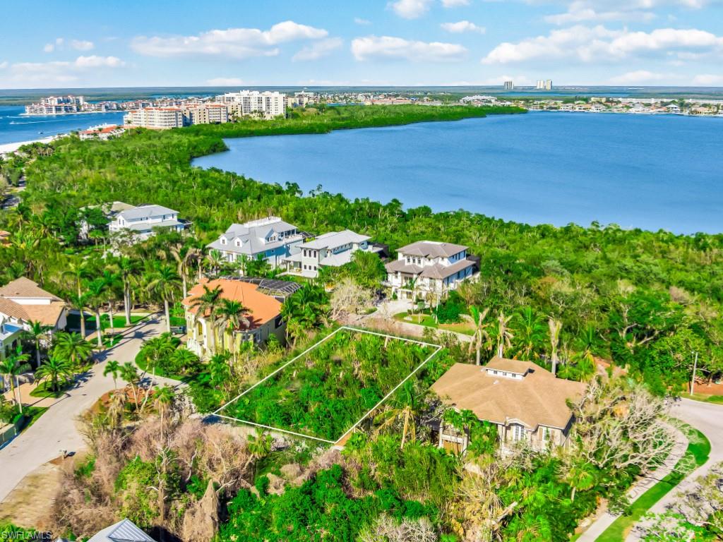 HIDEAWAY BEACH - Land