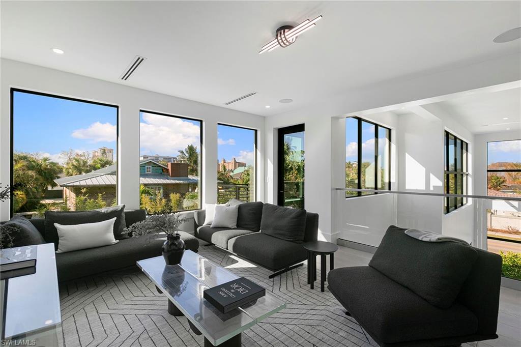 NAPLES PARK - Residential