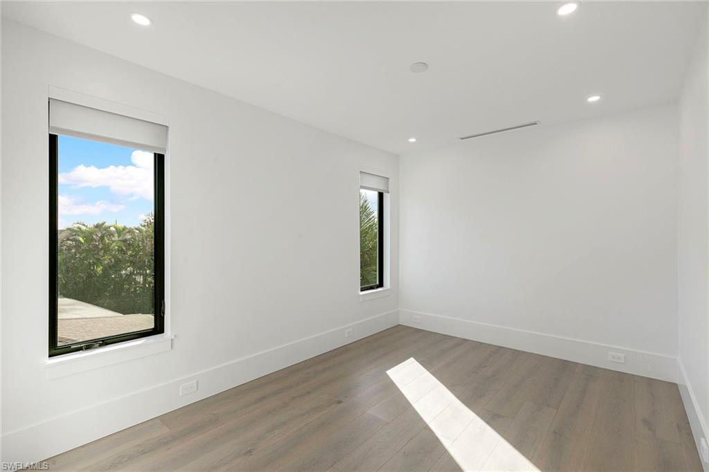 NAPLES PARK - Residential