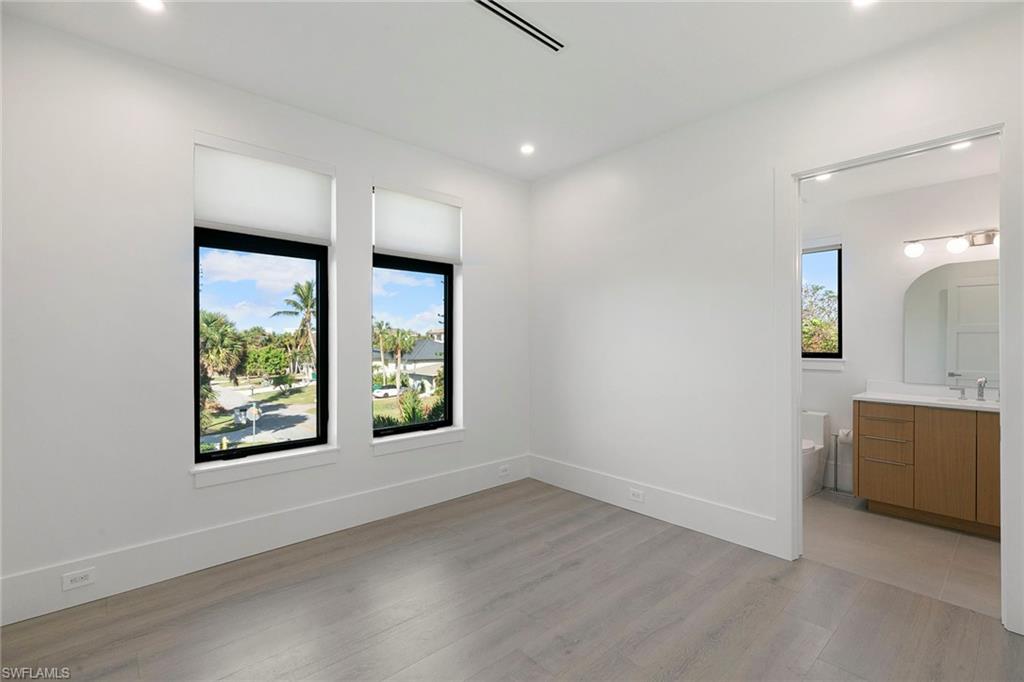 NAPLES PARK - Residential