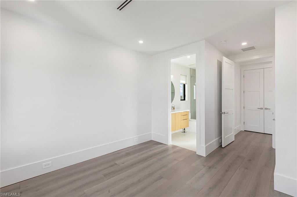 NAPLES PARK - Residential