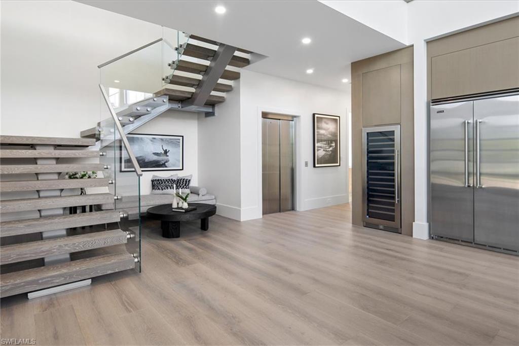 NAPLES PARK - Residential