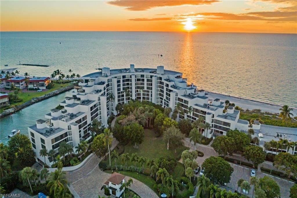 Photo of 2310 Gulf Shore BLVD N #112, NAPLES, FL 34103 (MLS # 225039410)