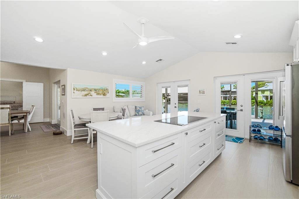 IMPERIAL SHORES - Residential