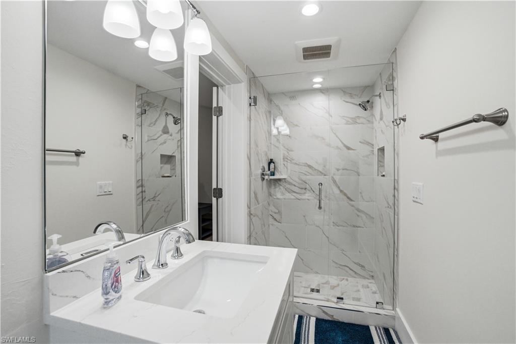 IMPERIAL SHORES - Residential