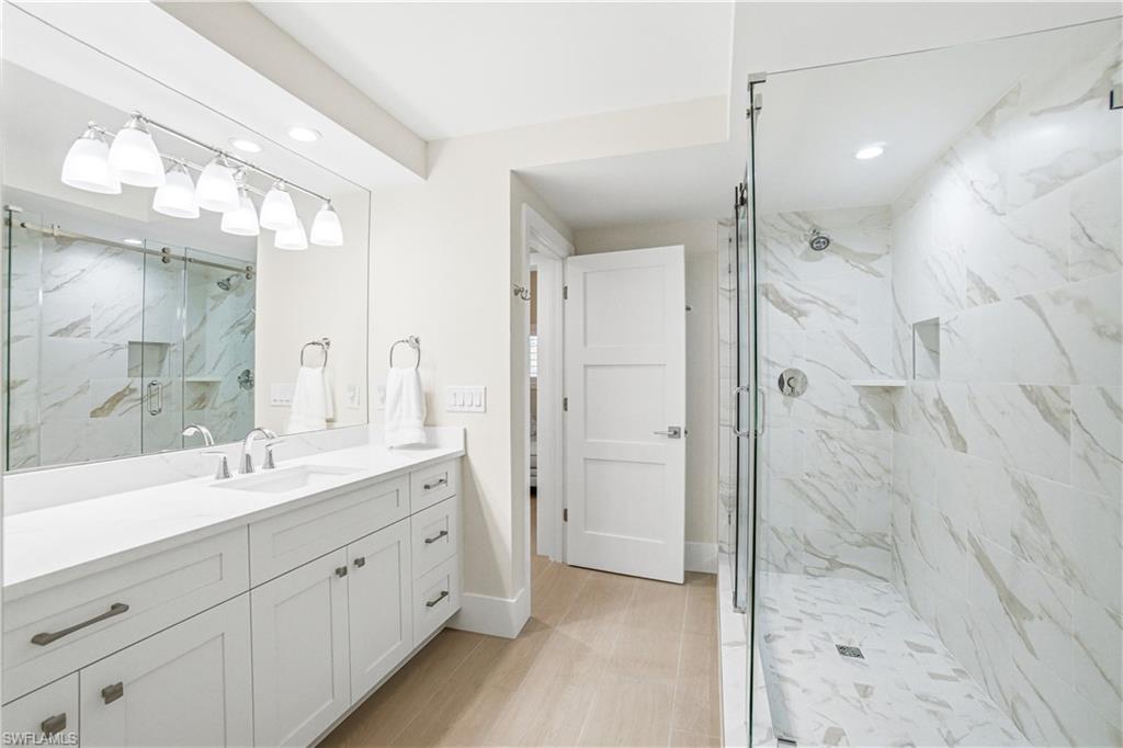 IMPERIAL SHORES - Residential