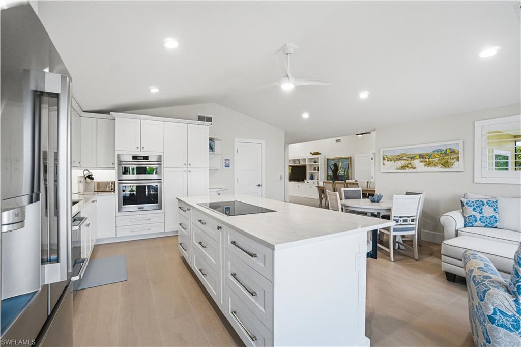 IMPERIAL SHORES - Residential